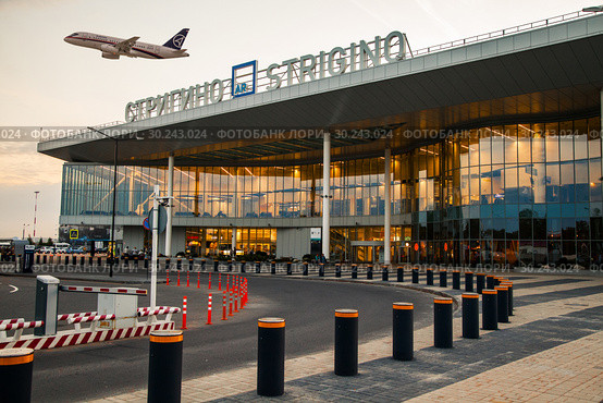 Аэропорт Стригино. Здание нового централизованного пассажирского терминала в Нижнем Новгороде. Редакционное фото, фотограф Igor Lijashkov / Фотобанк Лори