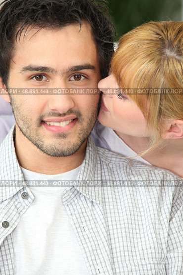 Affectionate couple at home. Стоковое фото, агентство Ingram Publishing / Фотобанк Лори