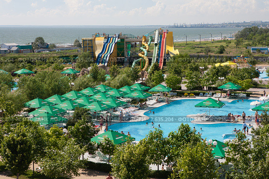 Аквапарк в Бердянске. Азовское море (2011 год). Редакционное фото, фотограф Галина Лукьяненко / Фотобанк Лори