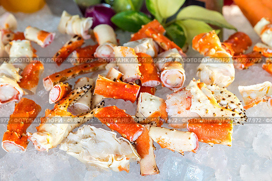 Alaska King Crabs on ice. Стоковое фото, агентство Ingram Publishing / Фотобанк Лори