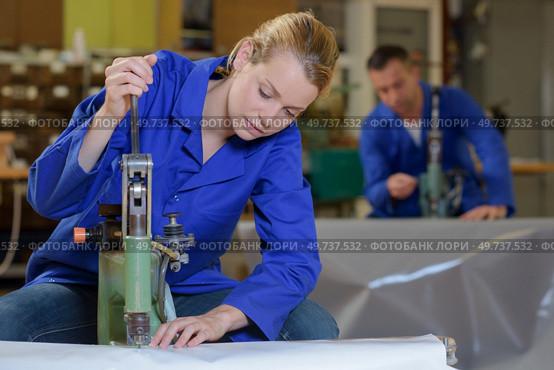 an industrial technician at work. Стоковое фото, агентство Ingram Publishing / Фотобанк Лори