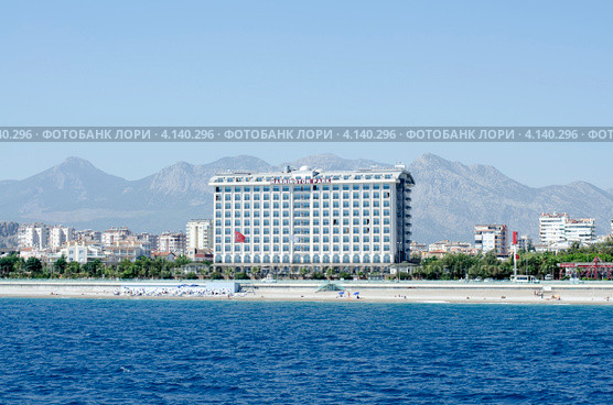 Анталия – вид с моря, Турция (2012 год). Редакционное фото, фотограф Олег Пчелов / Фотобанк Лори