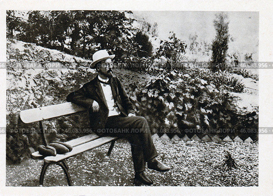 Антон Павлович Чехов в своём саду в Ялте. Фотография 1902. Стоковое фото, фотограф Сергей Афанасьев / Фотобанк Лори
