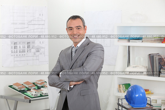 architect in his office. Стоковое фото, агентство Ingram Publishing / Фотобанк Лори