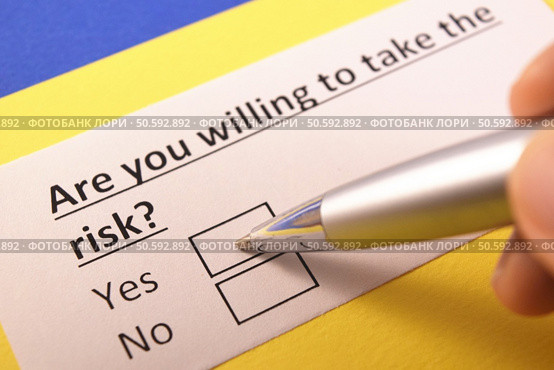 Are you willing to take the risk? Yes or no. Are,You,Willing,To,Take,The,Risk?,Yes,Or,No. Стоковое фото, агентство Ingram Publishing / Фотобанк Лори