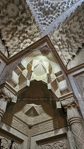 Архитектура в старом парке, Кабардинка. Редакционное фото, фотограф Марина Володько / Фотобанк Лори