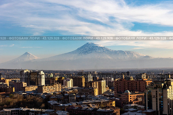 Армения. Ереван. Гора Арарат над Ереваном. Armenia. Yerevan. Mount Ararat above Yerevan. (2024 год). Стоковое фото, фотограф Алексей Смышляев / Фотобанк Лори