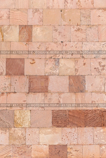 Армения. Ереван. Стена дома из розового туфа. Armenia. Yerevan. The wall of the house is made of pink tuff. (2024 год). Стоковое фото, фотограф Алексей Смышляев / Фотобанк Лори