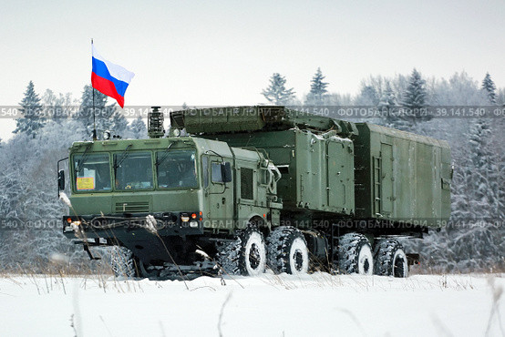 Армия России. Войска ПВО. Пункт управления зенитно-ракетного комплекса (ЗРК) С-400 "Триумф" в походном положении. Стоковое фото, фотограф Александр Тарасенков / Фотобанк Лори