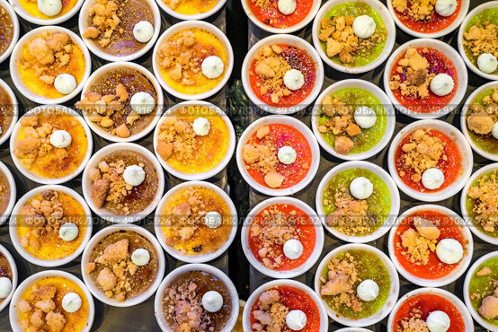 Assorted of variety of creme brulee. Стоковое фото, агентство Ingram Publishing / Фотобанк Лори