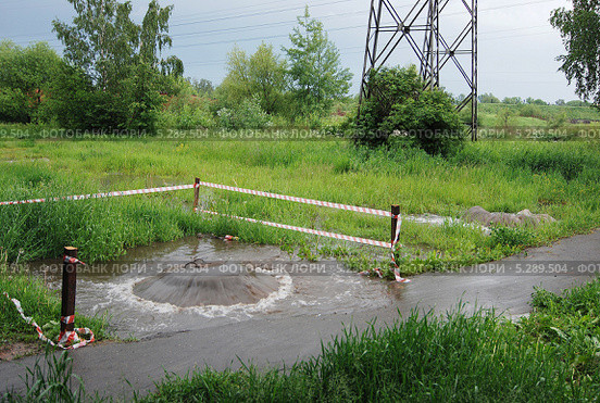 Авария в системе водоснабжения (2012 год). Стоковое фото, фотограф Зобков Юрий / Фотобанк Лори