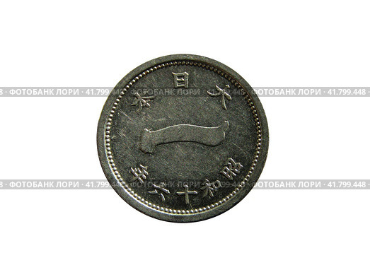 Аверс старинной монеты Японии 1 сен 1941 года на черном фоне. Obverse of old Japan coin 1 sen 1941 with inscription meaning JAPAN 1941 YEAR, isolated in black background. 4k video. Стоковое фото, фотограф Александр Кузнецов / Фотобанк Лори