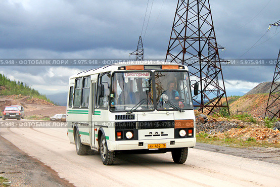 Автобус ПАЗ-3205 (2009 год). Редакционное фото, фотограф Art Konovalov / Фотобанк Лори