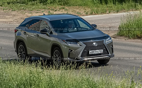 Автомобиль  lexus rx 200. Редакционное фото, фотограф Анатолий Володин / Фотобанк Лори