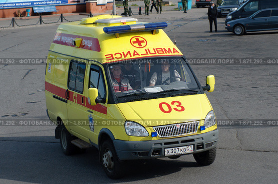 Автомобиль скорой помощи (2010 год). Редакционное фото, фотограф Вячеслав Палес / Фотобанк Лори