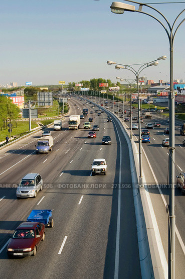 Автомобили на МКАД. Редакционное фото, фотограф Влад Нордвинг / Фотобанк Лори