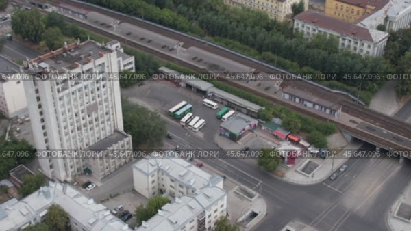 Автостанция Восточная в Екатеринбурге - съемка с дрона в 2022 году. Стоковое видео, видеограф Владислав Самошкин / Фотобанк Лори