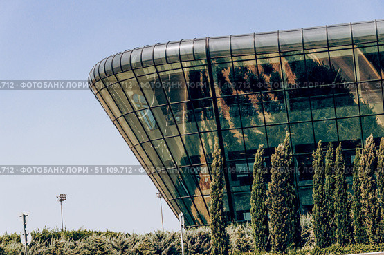 Baku, Azerbaijan, 29 August 2016, Exterior Heydar Aliyev International Airport. Редакционное фото, фотограф Spirit River / Фотобанк Лори