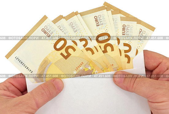 Банкноты евро в почтовом конверте. Euro banknotes in a mailing envelope. Стоковое фото, фотограф Татьяна Д / Фотобанк Лори