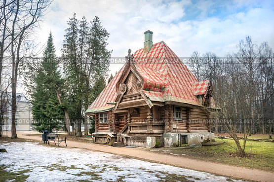 Баня-теремок Bath-tower in Abramtsevo (2020 год). Редакционное фото, фотограф Baturina Yuliya / Фотобанк Лори
