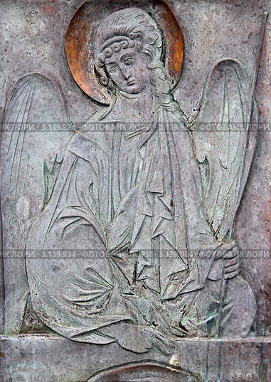 Барельеф "Ангел благословляет чашу". Андроников монастырь. Москва (2011 год). Редакционное фото, фотограф Александра Меланич / Фотобанк Лори