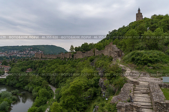 Башни и стены крепости Царевец в Велико-Тырново, Болгария (2019 год). Стоковое фото, фотограф Дымов Игорь / Фотобанк Лори