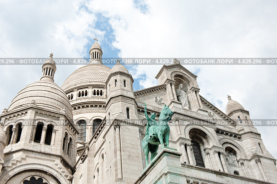 Базилика Сакре-Кёр (Basilique du Sacré Cœur). Монмартр. Париж. Франция (2013 год). Стоковое фото, фотограф E. O. / Фотобанк Лори