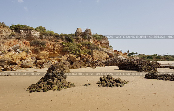 Beach of the Wall of Puerto Sherry, in Puerto de Santa Mar?a, C?diz, Andalusia, Spain.. Beach of the Wall of Puerto Sherry. Стоковое фото, агентство Ingram Publishing / Фотобанк Лори