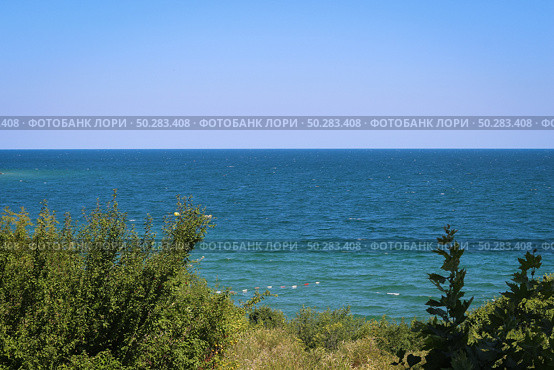 Beach on the Black Sea in the ancient city of Nessebar, Bulgaria. Стоковое фото, фотограф Марина Демидюк / Фотобанк Лори