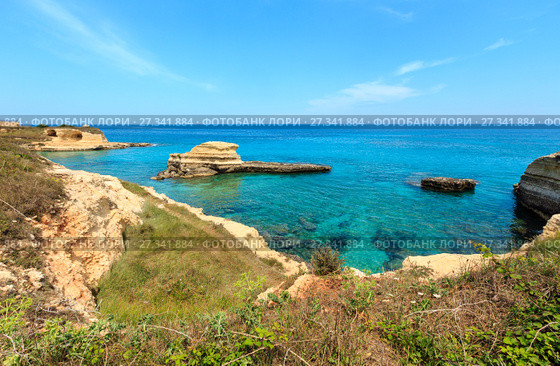 Beach Torre Sant'Andrea, Salento, Italy (2017 год). Стоковое фото, фотограф Юрий Брыкайло / Фотобанк Лори