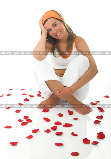 Beautiful woman meditating . Стоковое фото, агентство Ingram Publishing / Фотобанк Лори
