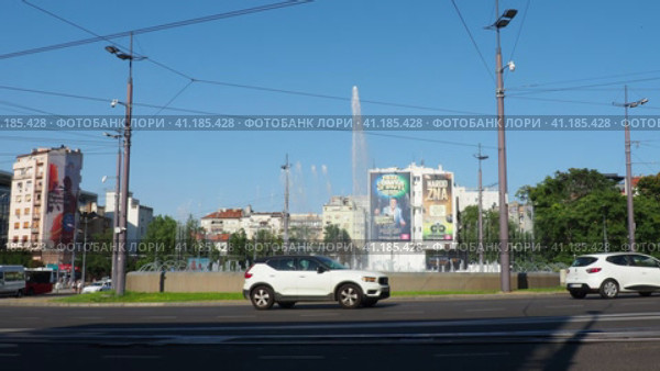Belgrade Serbia 9.9.23 Slavia Square Trg Slavija, major commercial junction, intersections of Kralja Milana, Beogradska, Makenzijeva, Svetosavska, Bulevar oslobodjenja, Deligradska, Nemanjina streets (2023 год). Редакционное видео, видеограф Юлия Петровская / Фотобанк Лори