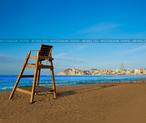 Benidorm Poniente beach watchtower seat in Alicante Mediterranean of Spain. Стоковое фото, агентство Ingram Publishing / Фотобанк Лори