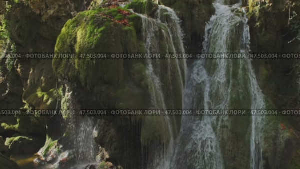 Bigar waterfall in Romania. Стоковое видео, видеограф Михаил Коханчиков / Фотобанк Лори