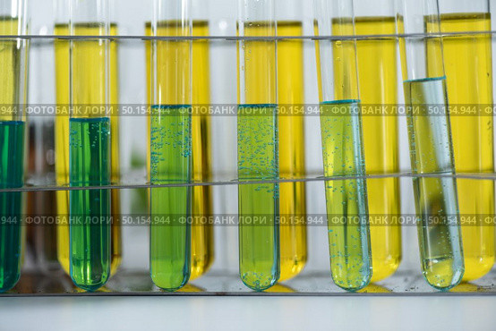 biofuel oil research in laboratory, biofuel energy power concept. Стоковое фото, агентство Ingram Publishing / Фотобанк Лори