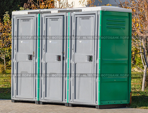 Биотуалеты. Bio-toilets. Стоковое фото, фотограф Татьяна Д / Фотобанк Лори