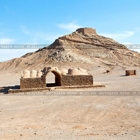 blur in iran near yazd the antique zoroastrian temple abandonated house and contruction. Стоковое фото, агентство Ingram Publishing / Фотобанк Лори