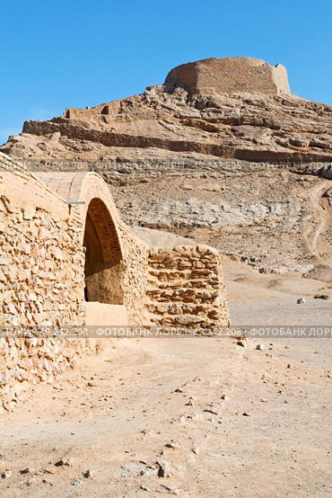 blur in iran near yazd the antique zoroastrian temple abandonated house and contruction. Стоковое фото, агентство Ingram Publishing / Фотобанк Лори