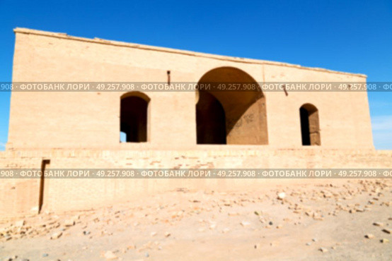 blur in iran near yazd the antique zoroastrian temple abandonated house and contruction. Стоковое фото, агентство Ingram Publishing / Фотобанк Лори