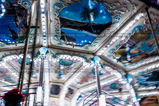 blurred carousel children s merry go round night. Стоковое фото, агентство Ingram Publishing / Фотобанк Лори