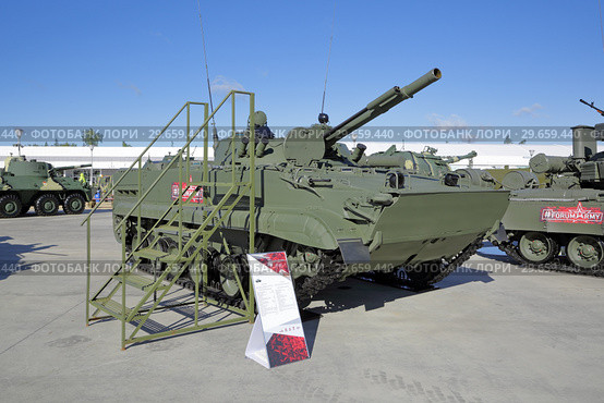 БМП-3 - российская гусеничная боевая машина пехоты на Международном военно-техническом форуме "Армия-2018" Редакционное фото, фотограф Игорь Долгов / Фотобанк Лори