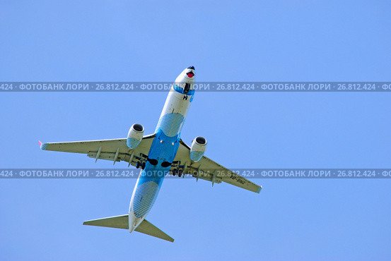 Boeing 737-800 (бортовой номер VQ-BNG) авиакомпании Nordstar (Таймыр) на фоне неба (2017 год). Редакционное фото, фотограф Александр Замараев / Фотобанк Лори
