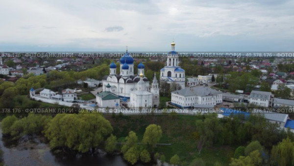 Боголюбский монастырь в поселке Боголюбово Владимирской области. Стоковое видео, видеограф Максим Соколов / Фотобанк Лори