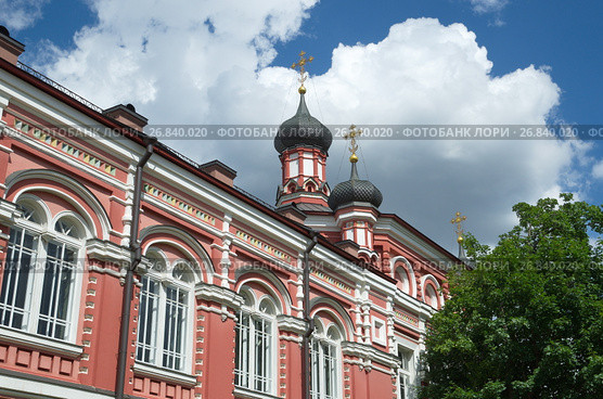 Богородице-Рождественский женский монастырь (1501-1505). Церковь Казанской иконы Божией Матери. Москва, улица Рождественка, д.20/8 с14 (2017 год). Стоковое фото, фотограф Елена Коромыслова / Фотобанк Лори
