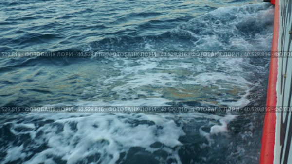 Boka Kotor Adriatic Sea, Verige Strait Kamenari Lepetane Ferry Line Trajekt. Ferryboat for passenger, cargo and vehicles. Water seethes from under the ship. Whirlpool waves and bubbles. August 16 2022. Стоковое видео, видеограф Юлия Петровская / Фотобанк Лори