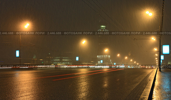 Большой Краснохолмский мост. Ночь. Снег (2011 год). Стоковое фото, фотограф Юрий Кирсанов / Фотобанк Лори