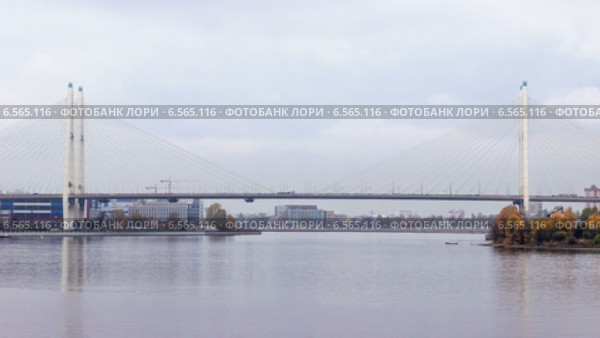 Большой Обуховский мост через реку Нева, Санкт-Петербург, Россия. Осень. таймлапс, 4К (2014 год). Стоковое видео, видеограф Кекяляйнен Андрей / Фотобанк Лори
