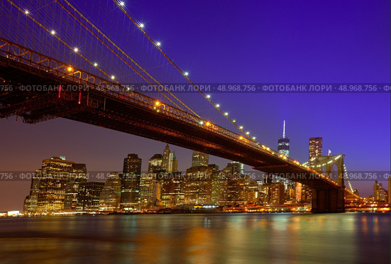 Brooklyn Bridge sunset New York Manhattan skyline NY NYC USA. Стоковое фото, агентство Ingram Publishing / Фотобанк Лори