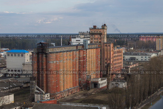 Брянск. Мельничный комбинат «Мелькрукк» (2020 год). Редакционное фото, фотограф Литвяк Игорь / Фотобанк Лори
