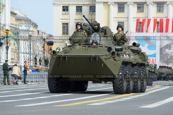 БТР-82А на репетиции парада в честь Дня Победы на Дворцовой площади. Санкт-Петербург (2015 год). Редакционное фото, фотограф Виктор Карасев / Фотобанк Лори